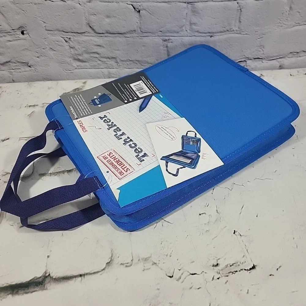 Rare Staples TechTaker Cushioned Phone Tablet Pocket Student Tote‎ Blue 2016 NWT